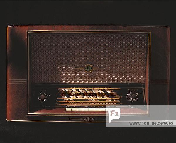 Nahaufnahme of antique radio