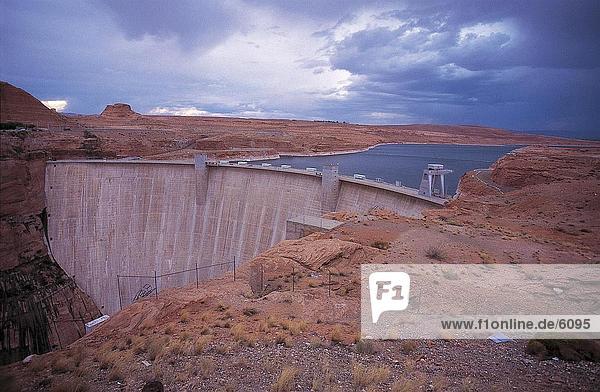 Erhöhte Ansicht der Staudamm  Glen-Schlucht-Verdammung  Lake Powell  Arizona  USA