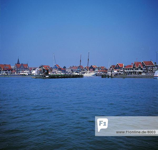 Boote im Hafen  Volendam  Niederlande
