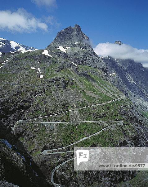 Erhöhte Ansicht der Mountain Road  Dalsnibba  Geiranger  Norwegen