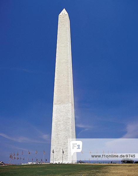 Flags um Obelisk  Washington Monument  Washington DC  USA
