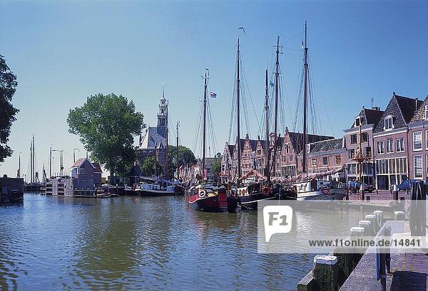 Segelboote in Harbor  Hoorn  Niederlande