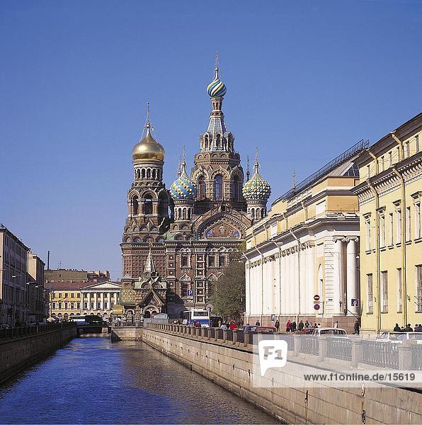 Kirche in der Nähe von Canal  Gribojedow-Kanal  Kirche des Blutes  St. Petersburg  Russland
