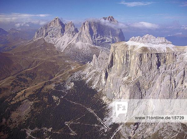 Erhöhte Ansicht der Berge  Langkofel  Dolomiten  Südtirol  Italien