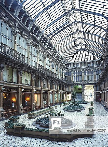 Innere der Shopping-Mall  Galleria Subalpina  Turin  Piemont  Italien