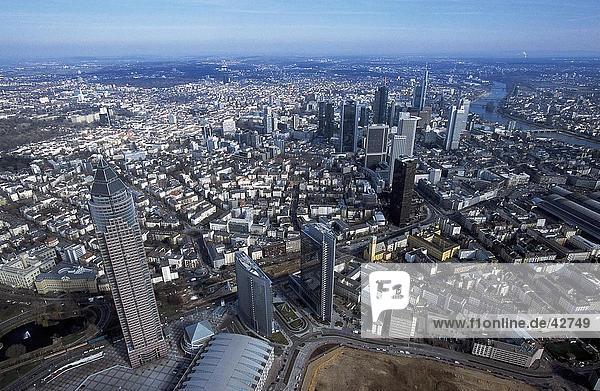 Luftbild der Hochhäuser in Stadt  Messeturm  Frankfurt  Deutschland