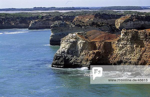 Felsformationen im Ozean Great Ocean Road Victoria Australien