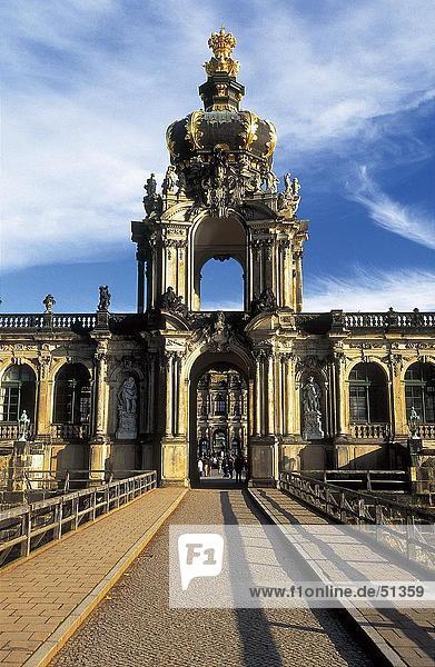 Eingang des Palastes  Zwinger Palace  Dresden  Sachsen  Deutschland