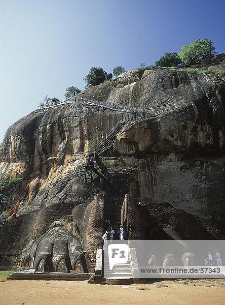 Touristen am Eingang der Festung Sigiriya Rock Festung Sigiriya Sri Lanka