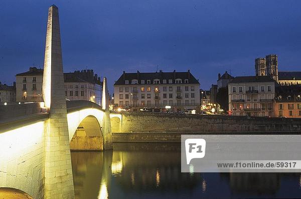 Arch bridge at night  Saone River  Burgundy  France  Europe