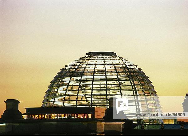 Kuppel der Parlamentsgebäude  der Reichstag  Berlin  Deutschland