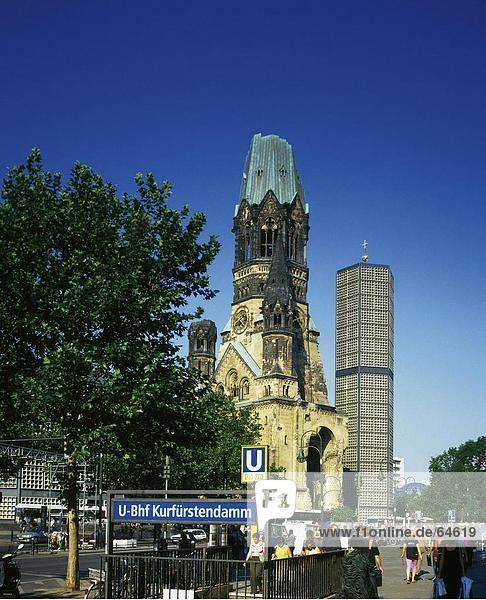 Untersicht der Kirche  Kaiser-Wilhelm-Gedächtniskirche  Kurfürstendamm  Breitscheidplatz  Berlin  Deutschland