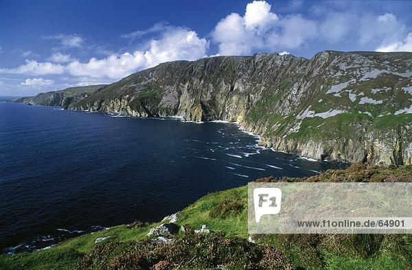 Erhöhte Ansicht der Küste  Slieve League  County Donegal  Irland
