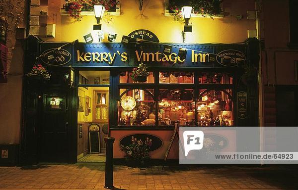 Fassade des Pub  Kerry´s Vintage Inn  Ring Of Kerry  County Kerry  Irland