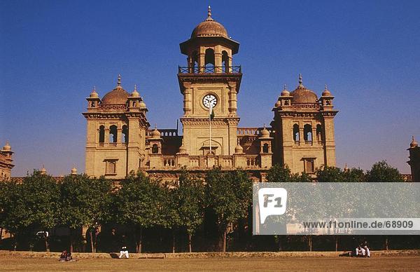 Uhrturm auf islamischen College Gebäude  Peshawar  Pakistan