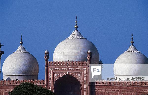 Moschee gegen klaren blauen Himmel  Badshahi Moschee  Lahore  Pakistan