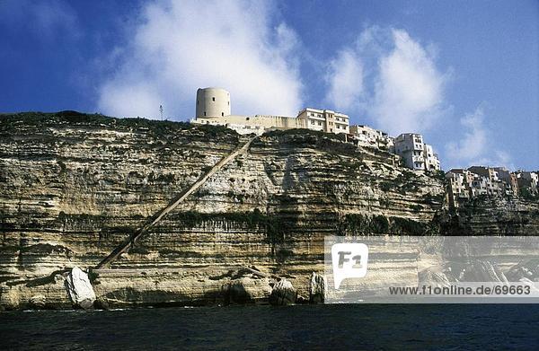 Aufbauend auf Kreide Cliff  Bonifacio  Süden Korsika  Frankreich