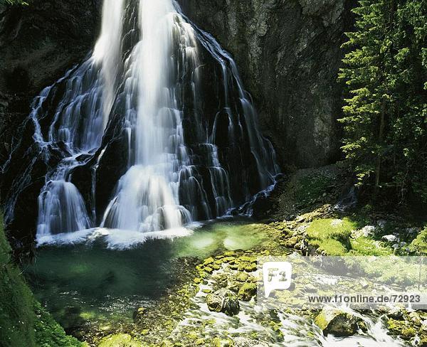 Moos bewachsenen  10409821  diversifiziert  Gollingerfall  Österreich  Europa  Pool  Salzburg  Salzburg-Bereich  Land  Steine  Wasserfall