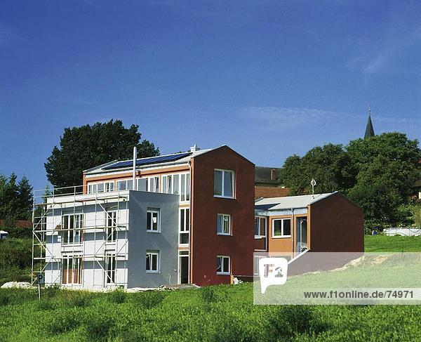 bauen Wohnhaus Sonnenenergie Ökologie Sonnenkollektor modern
