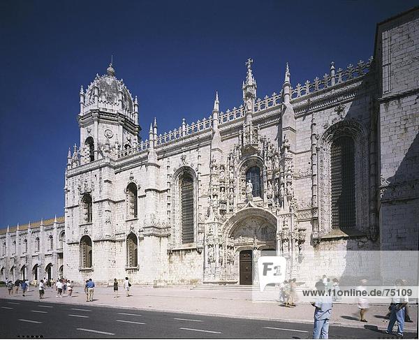 10631936  Dos Jeronimos  Fassade  Kloster  Münster  Menschen  Lissabon  Person  Mosteiro  Portugal  Straße