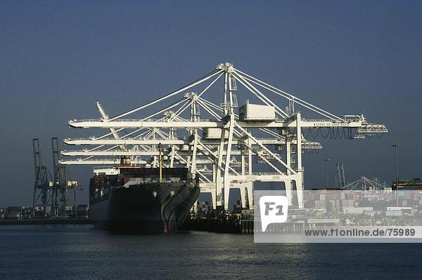 10642285  Kalifornien  California  Frachtschiff  Fracht Hafen  Hafen  Port  Industrie  California  Long Beach Container t