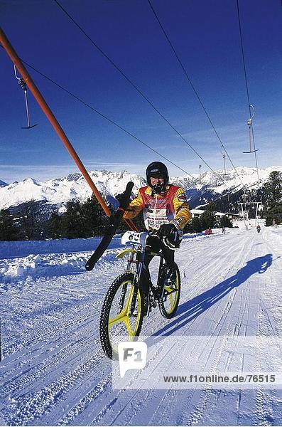 Skilift  Freizeit  Berg  Mann  Sport  Transport  Fahrrad  Rad  Alpen