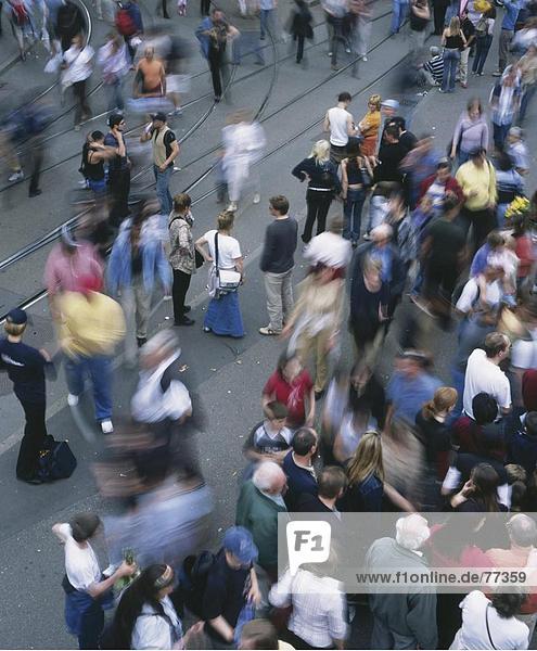 10649027  Fußgänger  Menschen  Menschenmenge  keine Modell Release  Fußgänger  Schweiz  Europa  Stadt  Stadt  Zürich  overvie