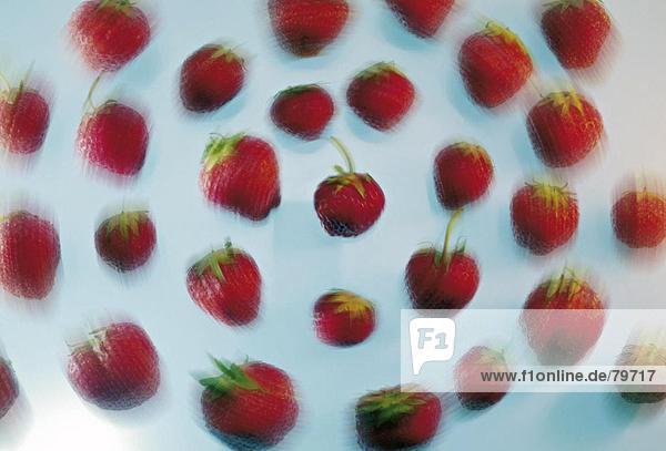 10761109  berry  berries  strawberry  food  feeding  food  eating  fruit  easily  nature  fruit  plant  still life  vitamin