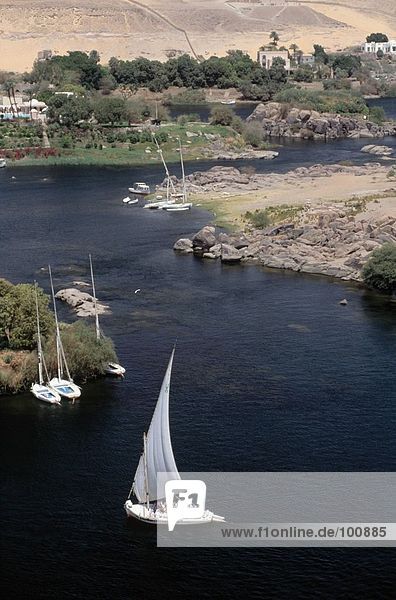 Segelboot in River  Assuan  Ägypten