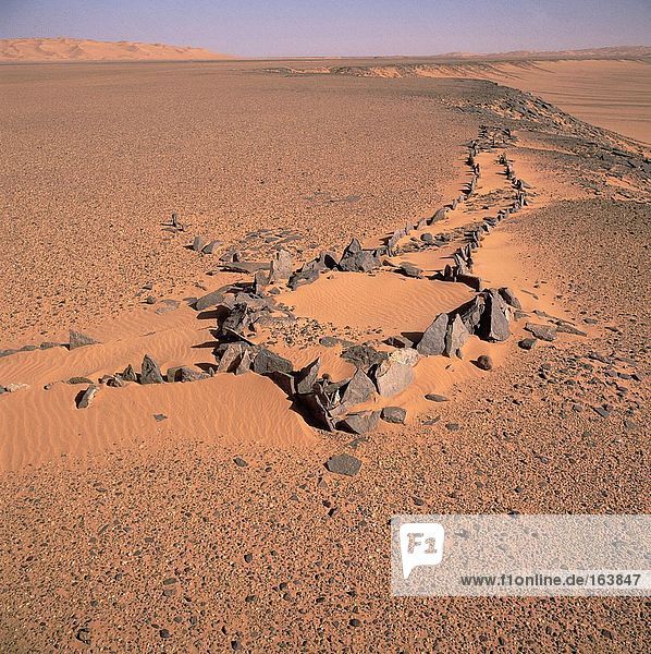 Stein-Struktur in der Wüste  Tadrart Acacus  Fessan  Libyen