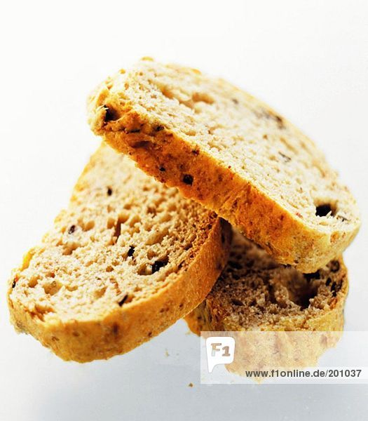 Drei Scheiben Olivenbrot