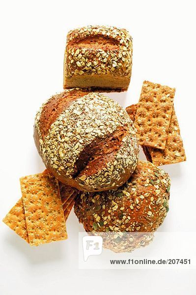 Verschiedene Vollkornbrote und Knäckebrot