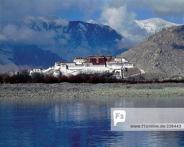 See gegenüber Palace  Potala-Palast  Lhasa  Tibet