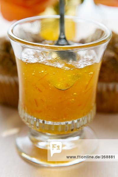 Orangengelee in einem Glas