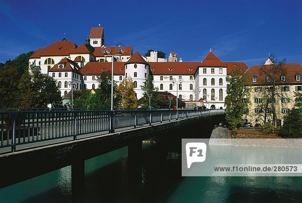 Brücke über Fluss  Lechs  Fussen  Bayern  Deutschland