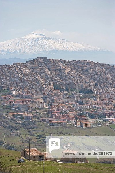 Luftbild der Stadt Landschaft  Madonie Mountains Natural Park  Mt Etna  Sizilien  Italien