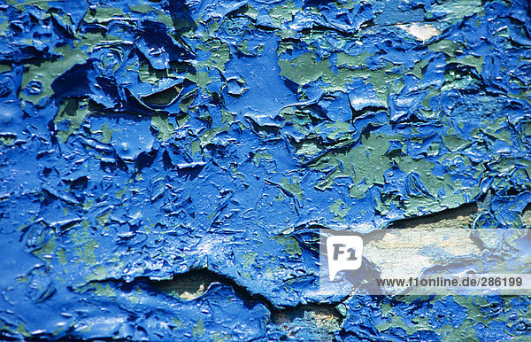 Spalling colour on boat