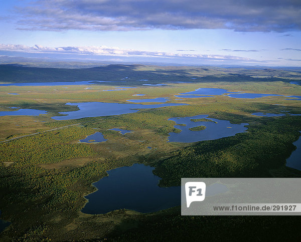 Luftaufnahmen über Lappland Schweden.