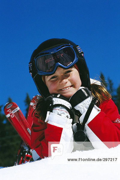 Mädchenbildnis in Ski Kleidung.