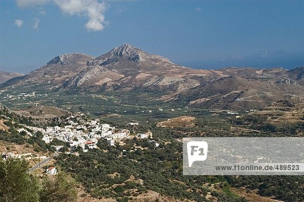 Erhöhte Ansicht von Dorf im Tal Plakias Kreta Griechenland