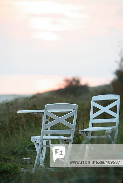 Lawn Chair mit Tabelle im Garten