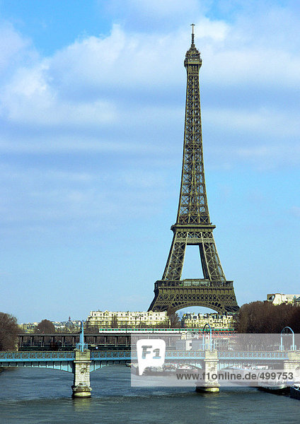Frankreich  Paris  Eiffelturm und Seine