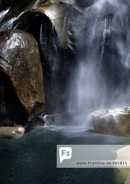 Kalifornien  Yosemite National Park  Wasserfall