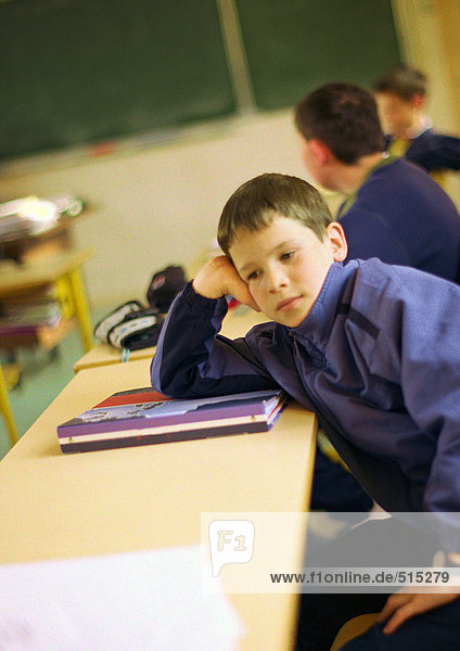 Kinder im Klassenzimmer