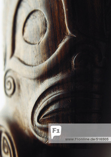 Traditionelle polynesische Statue,  Nahaufnahme des Gesichts