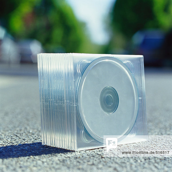 CD-Packung auf dem Bürgersteig