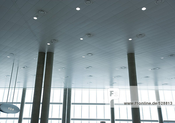 Flughafeninterieur  Architekturansicht