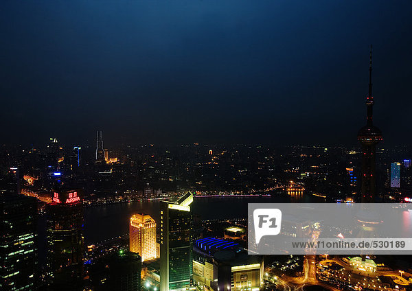 Stadtbild bei Nacht  Shanghai  China