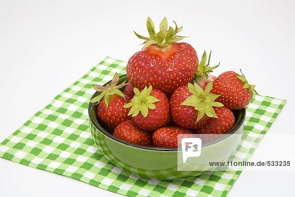 Erdbeeren in der Schale