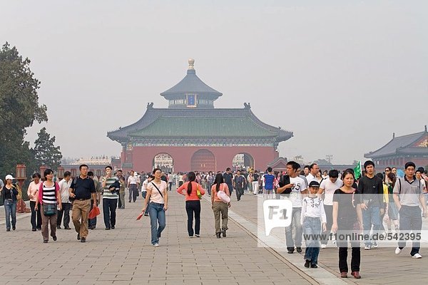 Touristen an Tempel  Temple Of Heaven  Beijing  China